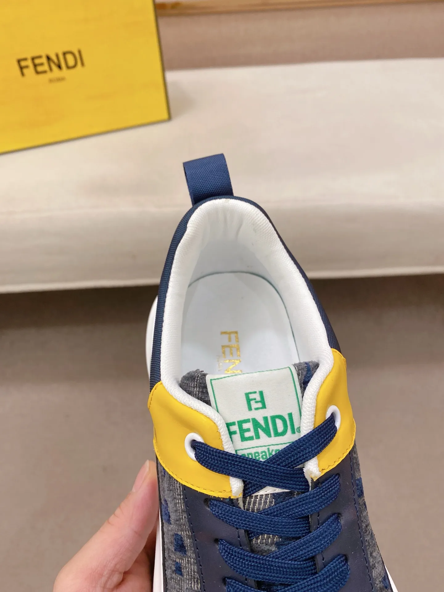 Men's shoes 💰 462💰 (fendi) New style 👊🏻 upper 🇮🇹 imported cowhide fabric 🇩🇪 lining imported sheepskin lining. The original outsole is molded to highlight the identity of every man, and the upper foot is elegant and stable🚶🏻🚶🏻The high-end custom counters reproduce the original version📯No matter the wind or rain, the shoe last remains unchanged and can withstand the verification of time🔍️,🔵 Size: 38-44